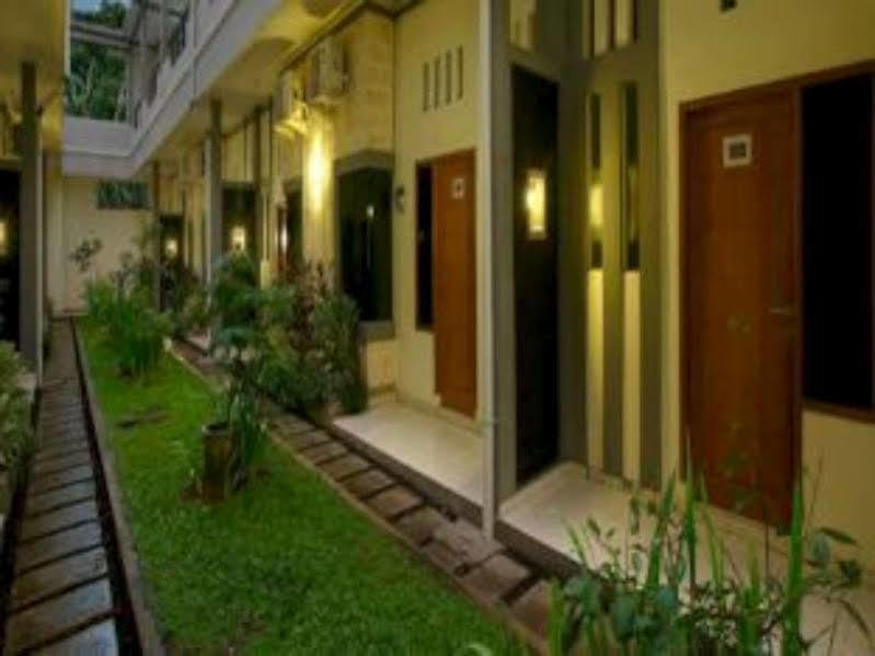 Super Oyo 91495 Hotel Indah Residence 丹帕沙 外观 照片